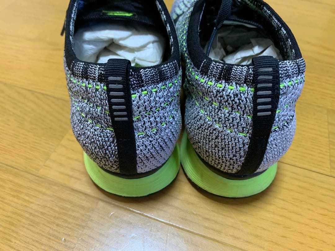 スパイク・シューズ Nike Flyknit Racer volt 27