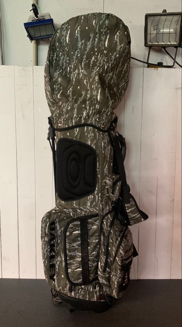 OAKLEY キャディバッグ スタンド型 迷彩柄（中古品）