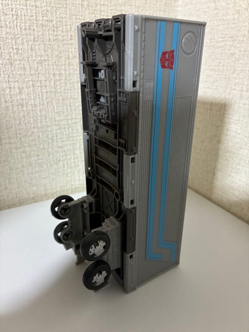 トランスフォーマー アースライズ オプティマスプライム