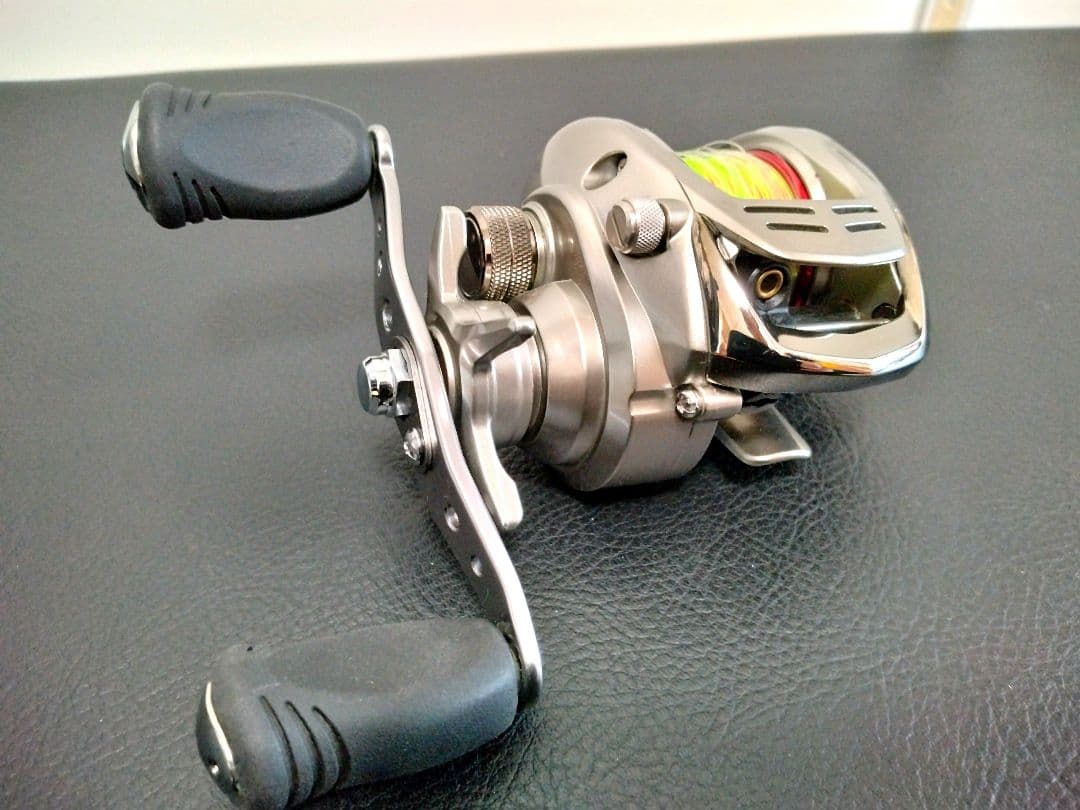 【美品特価】ダイワAGGREST 100SH右巻き ベイトリール鯛ラバラバージグ