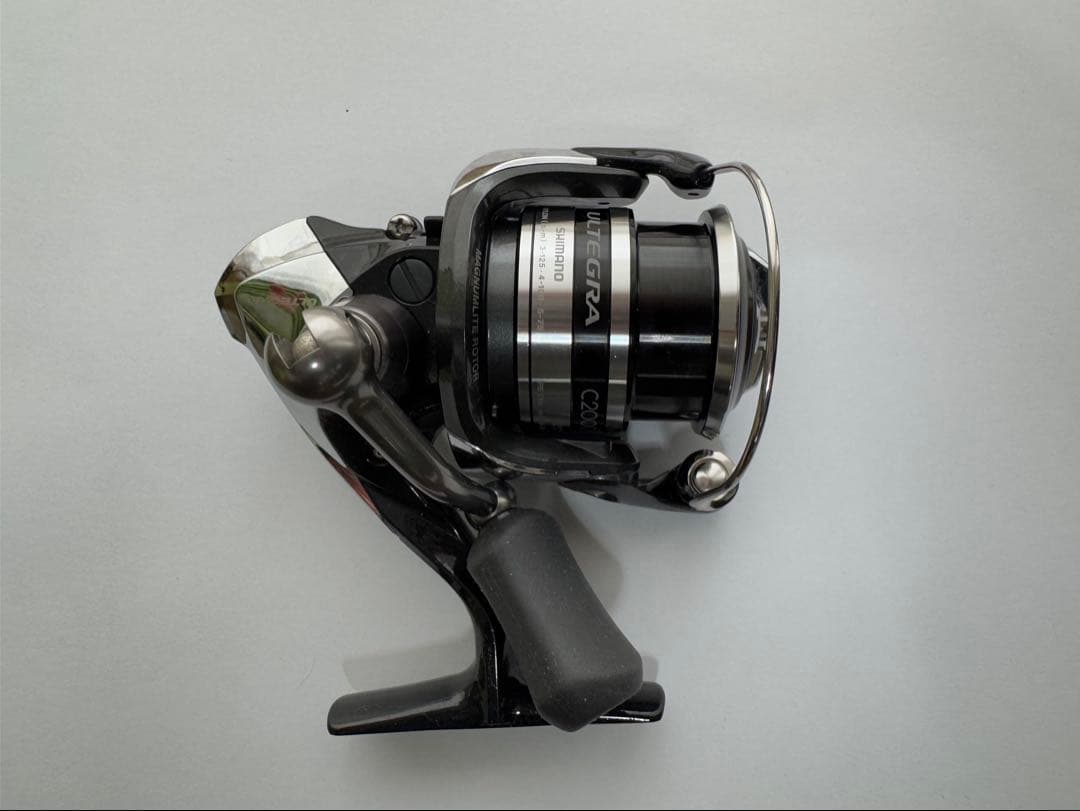 SHIMANO ULTEGRA C2000HGS レアニウムベール交換済み