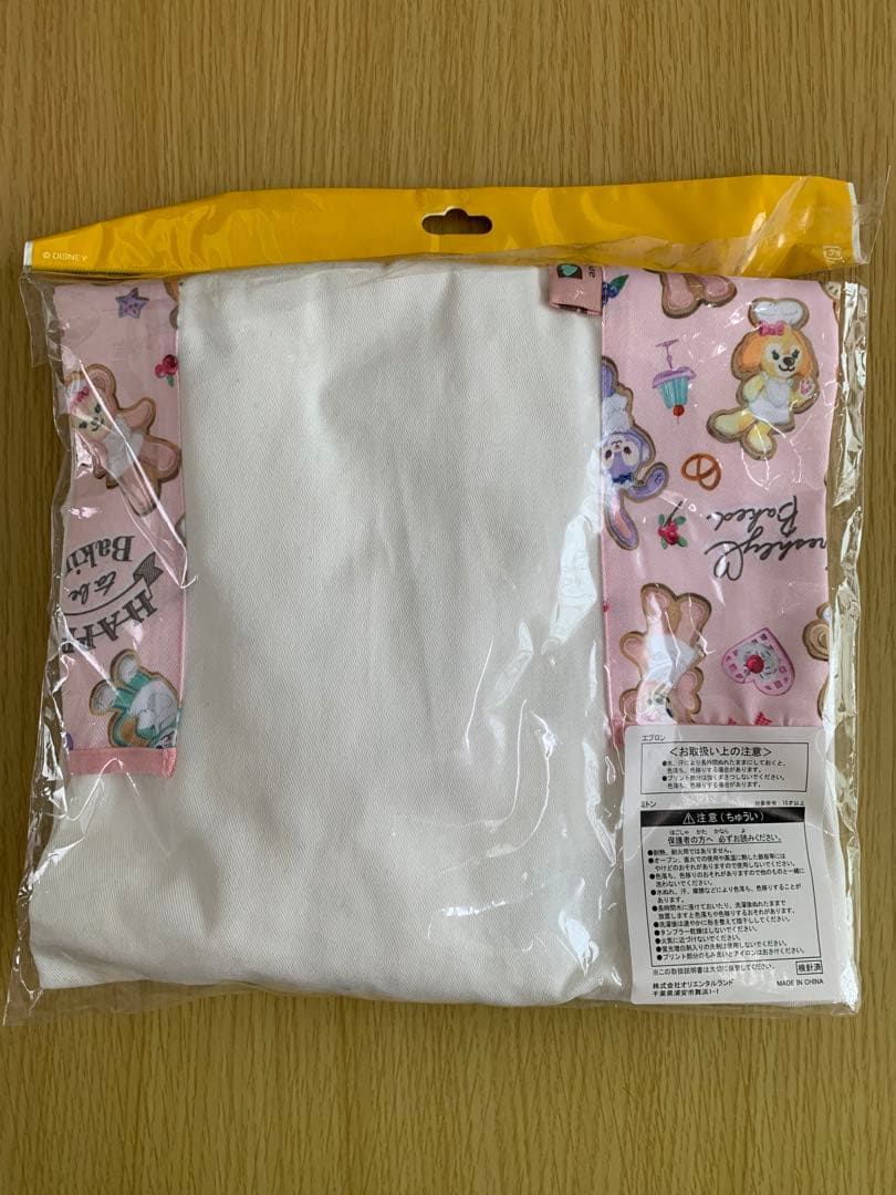 ダッフィーお弁当箱　ランチボックス　エプロン＆ミトンセット　ご飯型抜き