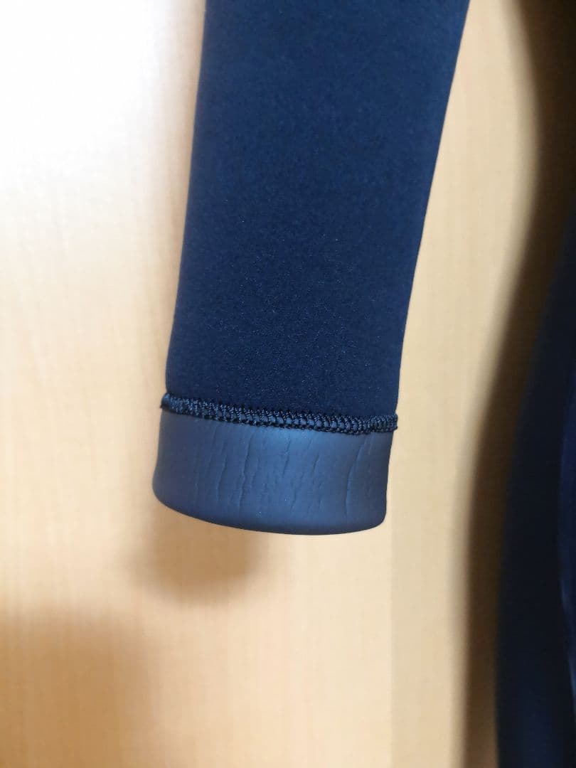 新品未使用　CURVAIN　ウェットスーツ　3/3㎜ロングチェスト（MLサイズ）