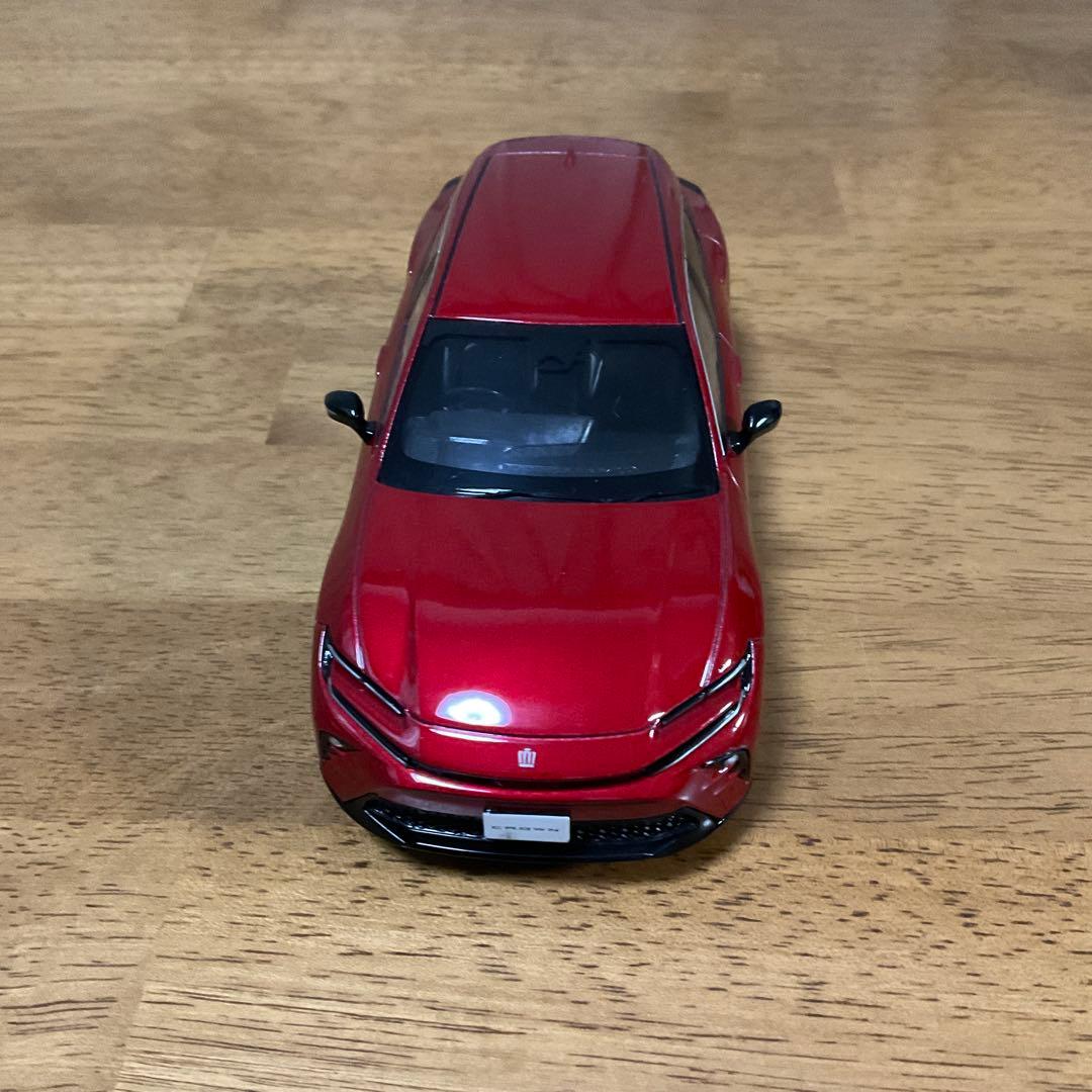 トヨタ　クラウンスポーツ　カラーサンプル　エモーショナルレッドⅢ