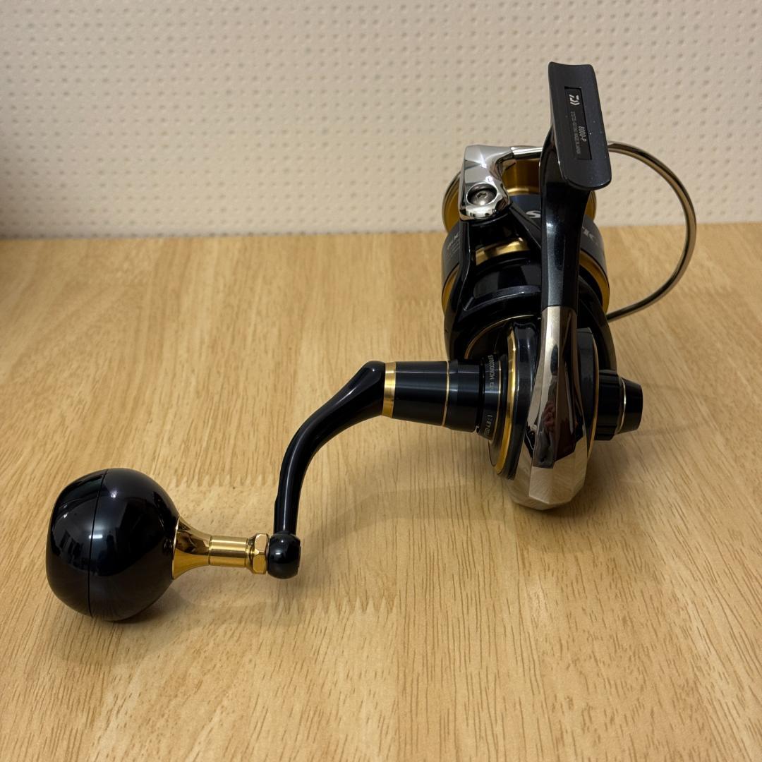 【未使用品】 ダイワ 20 ソルティガ 8000-P スピニングリ－ル