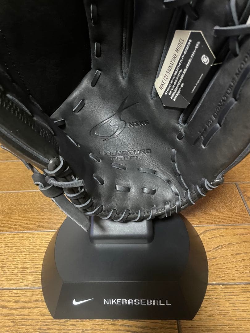 NIKE 野球　グローブ　軟式　岩隈モデル