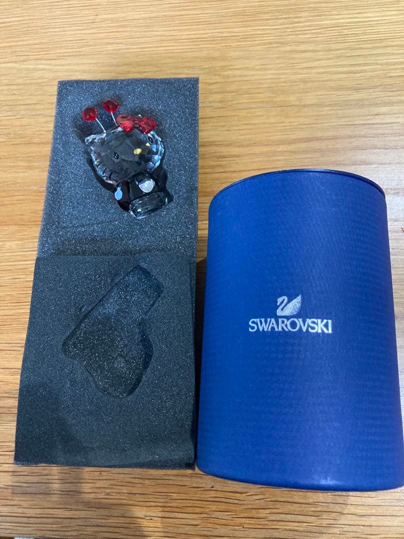 【地下駐車場様限定】スワロフスキー キティ テントウムシ