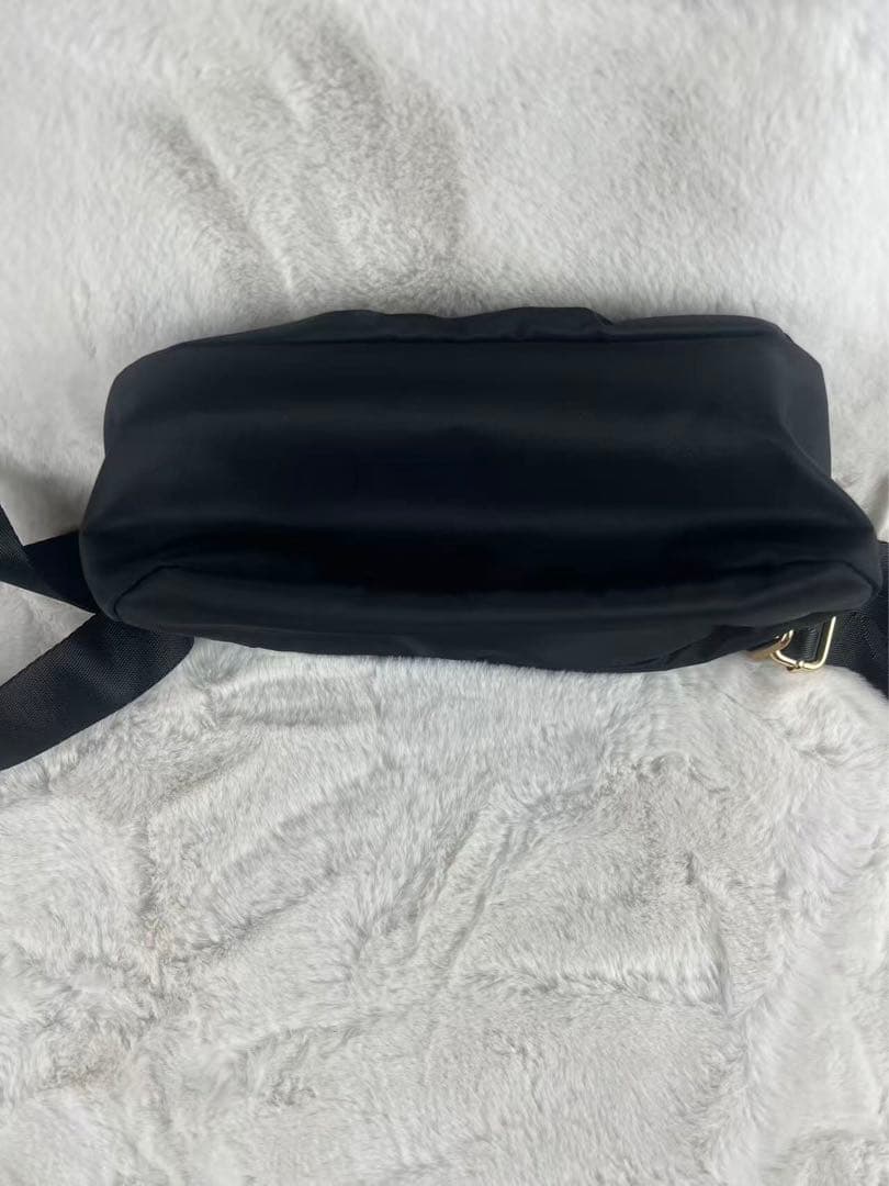 PRADA ブラック ショルダーバッグ ナイロン ノベルティ ブラック