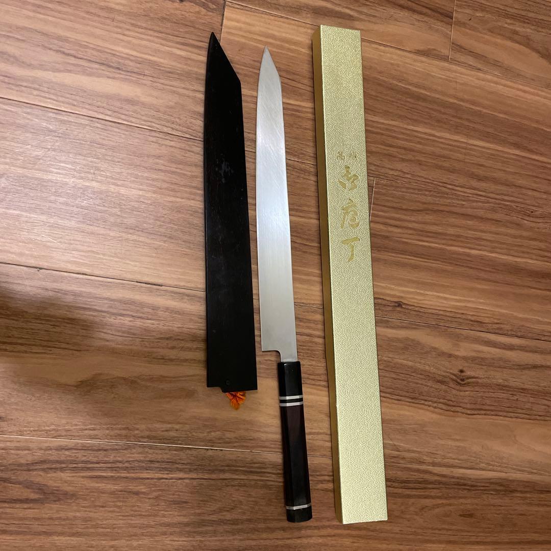 勘所本焼柳包丁　黒檀鞘外箱付き　尺一　330 m m