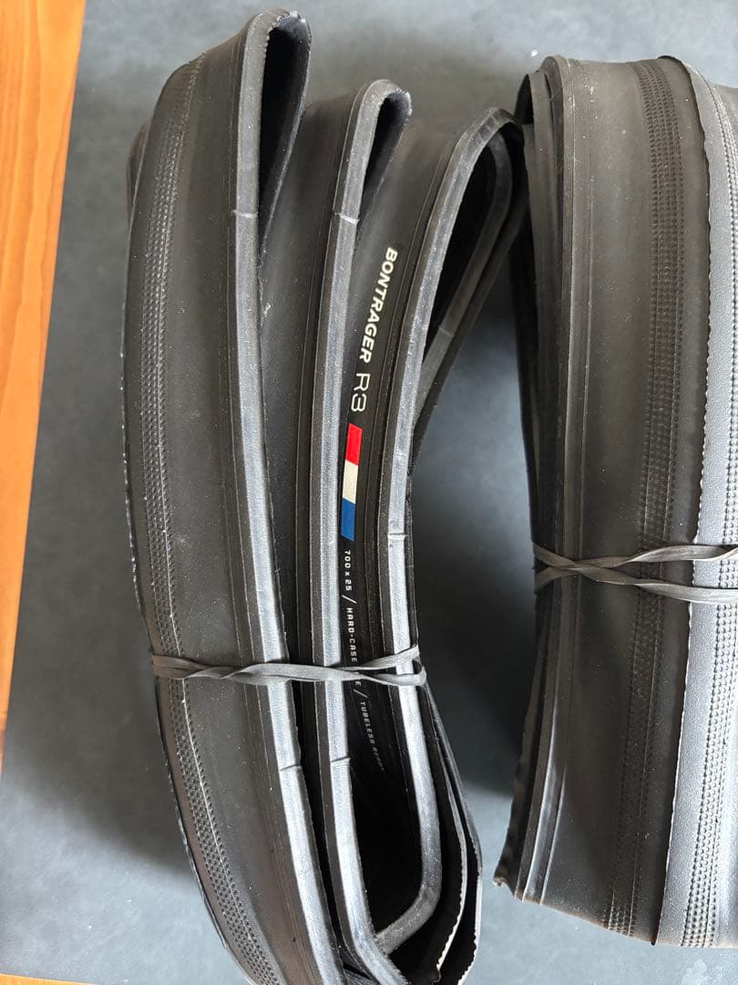 【新品】Bontrager R3 タイヤ 25C