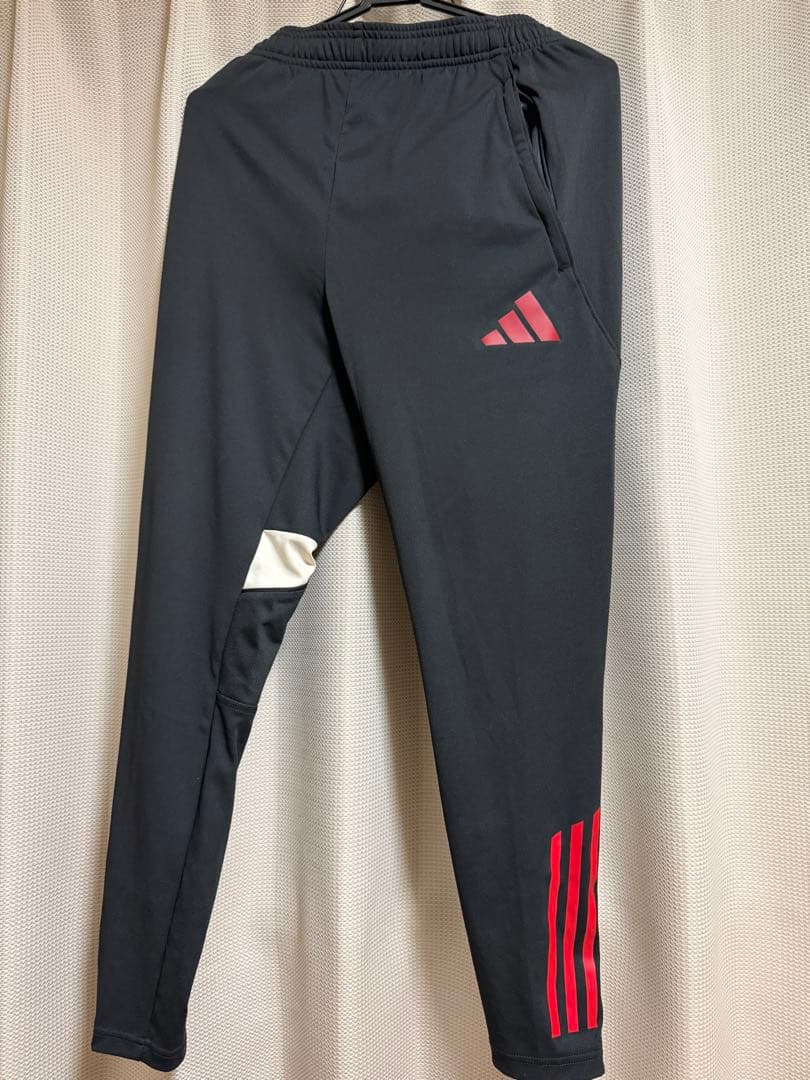 【完売品】リヴァプール　25-26 トレーニングパンツ