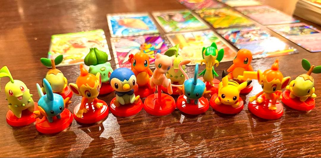 ポケモン フィギュア15体とカード95枚