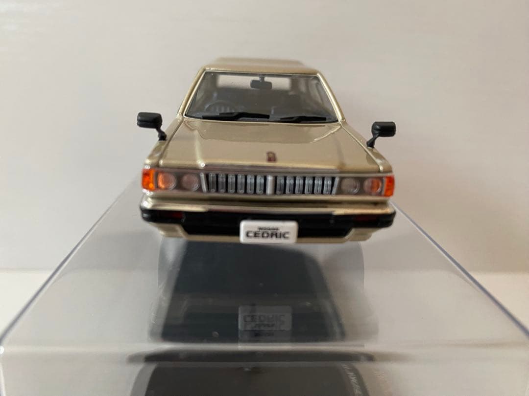 DISM 1/43 Y30 セドリックバン 後期型 1995