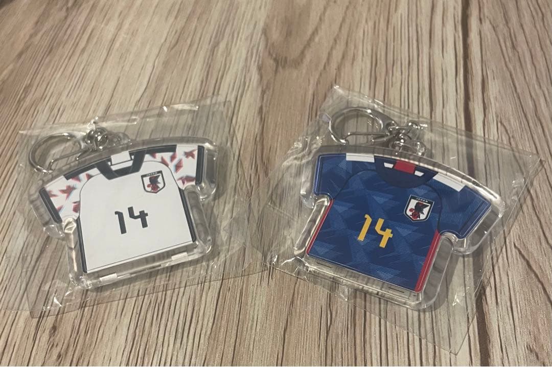 伊東純也　サッカー日本代表　キーホルダー　2個セット（ホーム&アウェー）希少品