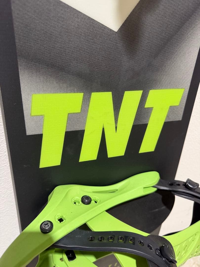 【美品】FNTC TNTスノーボード　153