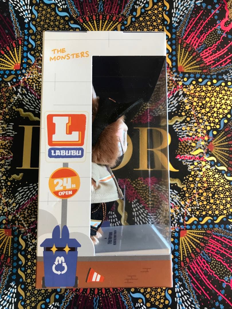 ラブブ　韓国ポップアップストア　正規店にて購入　新品正規品