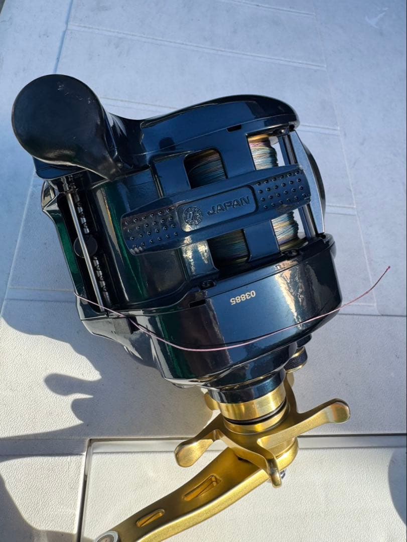 SHIMANO 電動リール ブラック/ゴールド