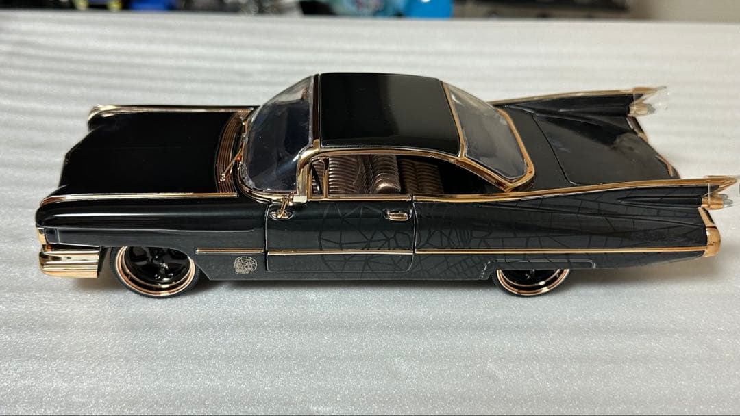 早い者勝ち！美品！1957年型キャデラックとCHEVROLET　BEL　AIR