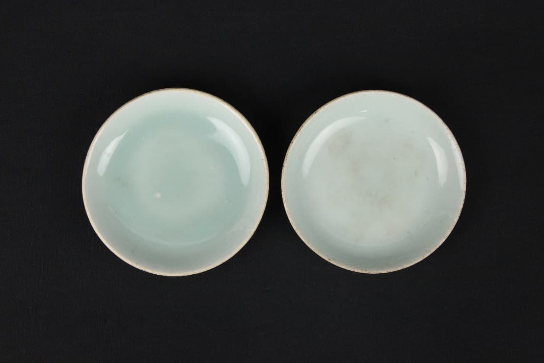 中国美術 景徳鎮 豆青釉　一対　唐物　古物　 古い小皿 落款あり EN25-7