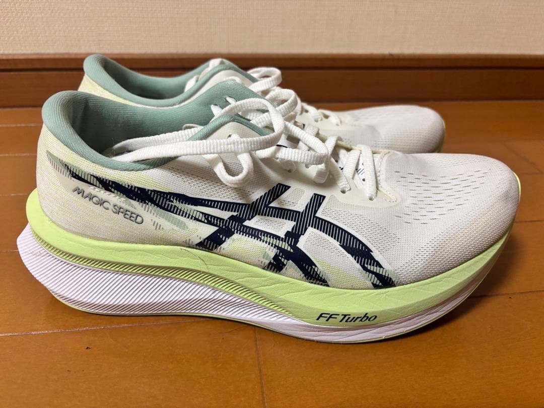 ASICS MAGIC SPEED4 ランニングシューズ　メンズ　27.0cm