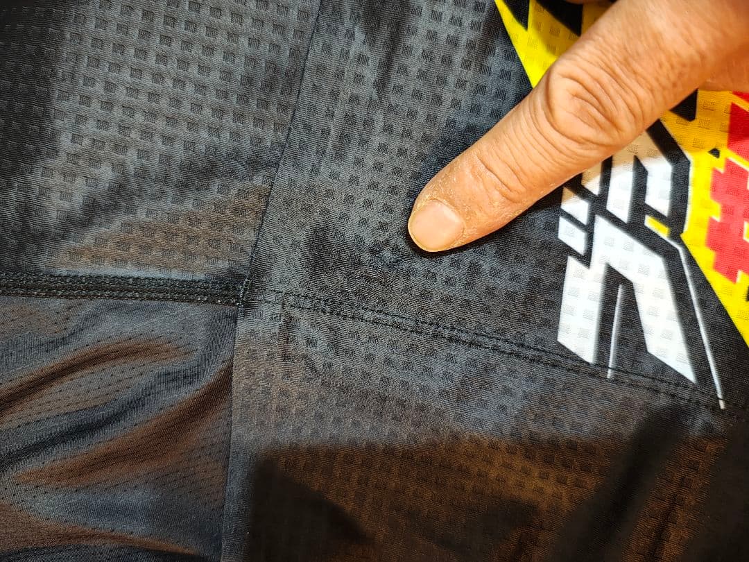 「ブラックサンダー」半袖ワンピース、エアロスーツ