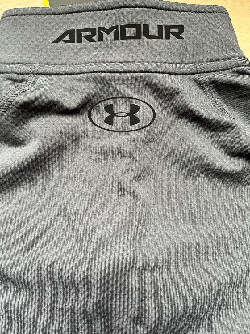 新品‼︎Under Armour ⭐︎トレーニングシャツ ⭐︎SM