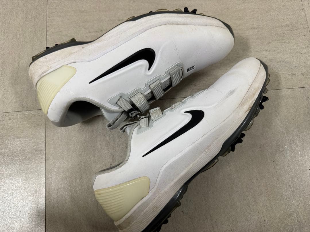 NIKE タイガーウッズ 71 ファストフィット 27.5cm