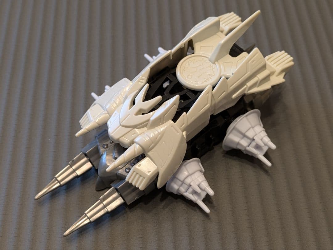 素組みのみ　美品　クラッシュギア　ブラックガルダイーグル　タイガレイド