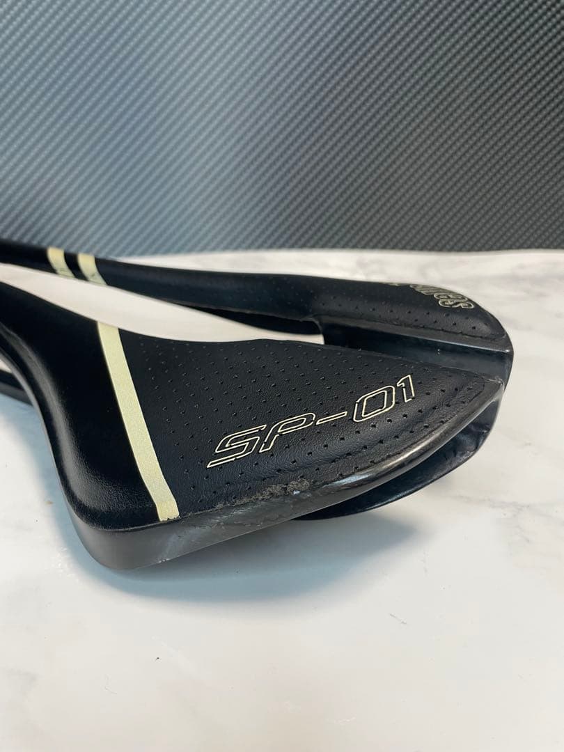 selle italia sp-01 tenko フルカーボンサドル　軽量