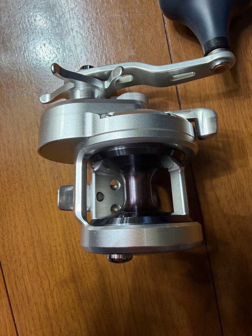 シマノ 11オシアジガー1500HG