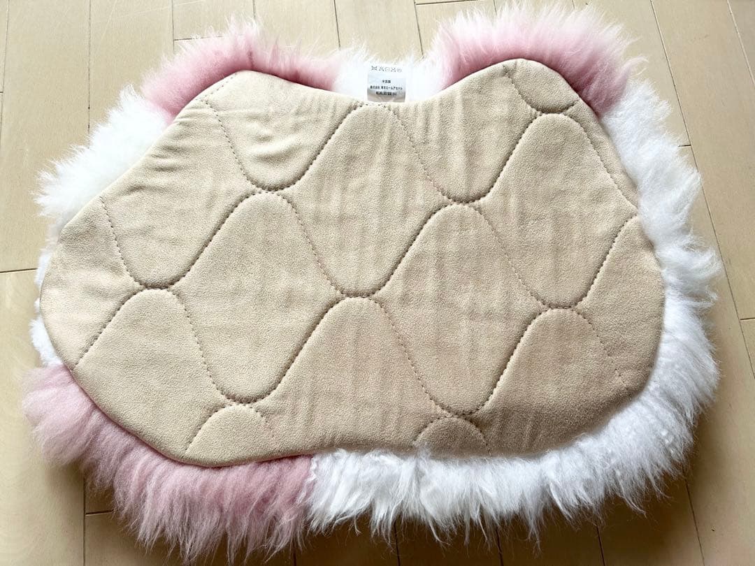 【新品　未使用タグ付】ムートンクッション　座布団　羊　2枚セット　ふわふわ