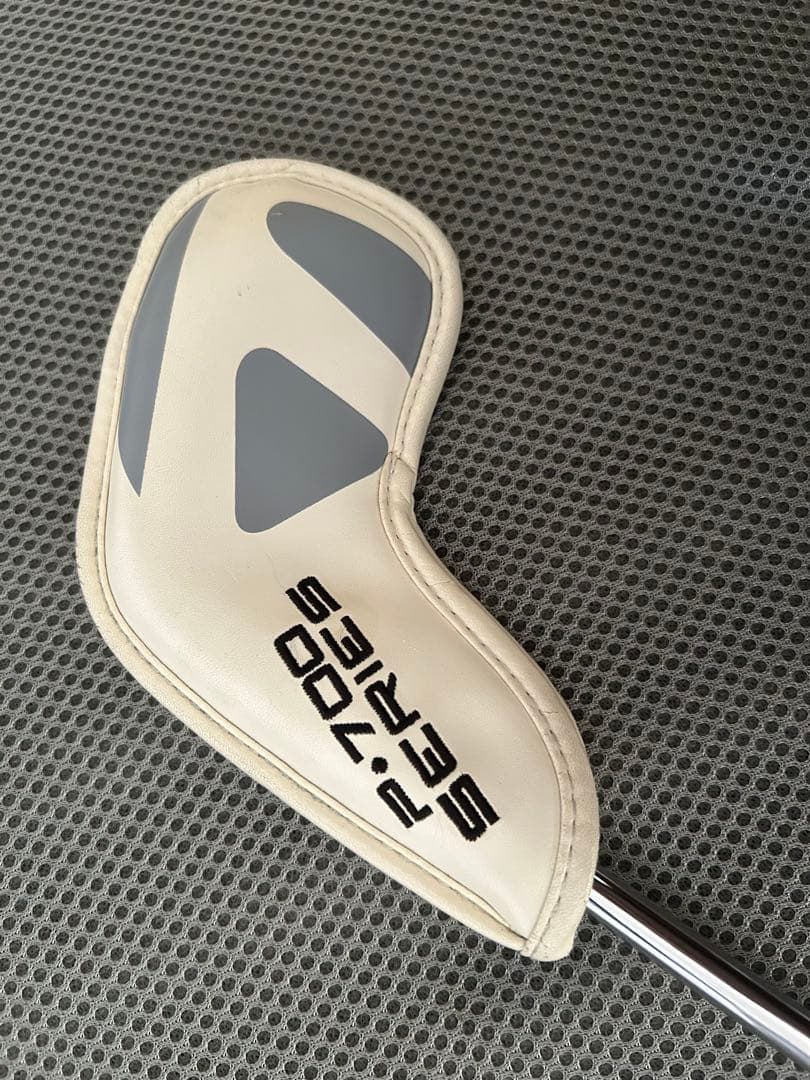 Z*h様 TaylorMade アイアン用ヘッドカバー P700 シリーズ　新品