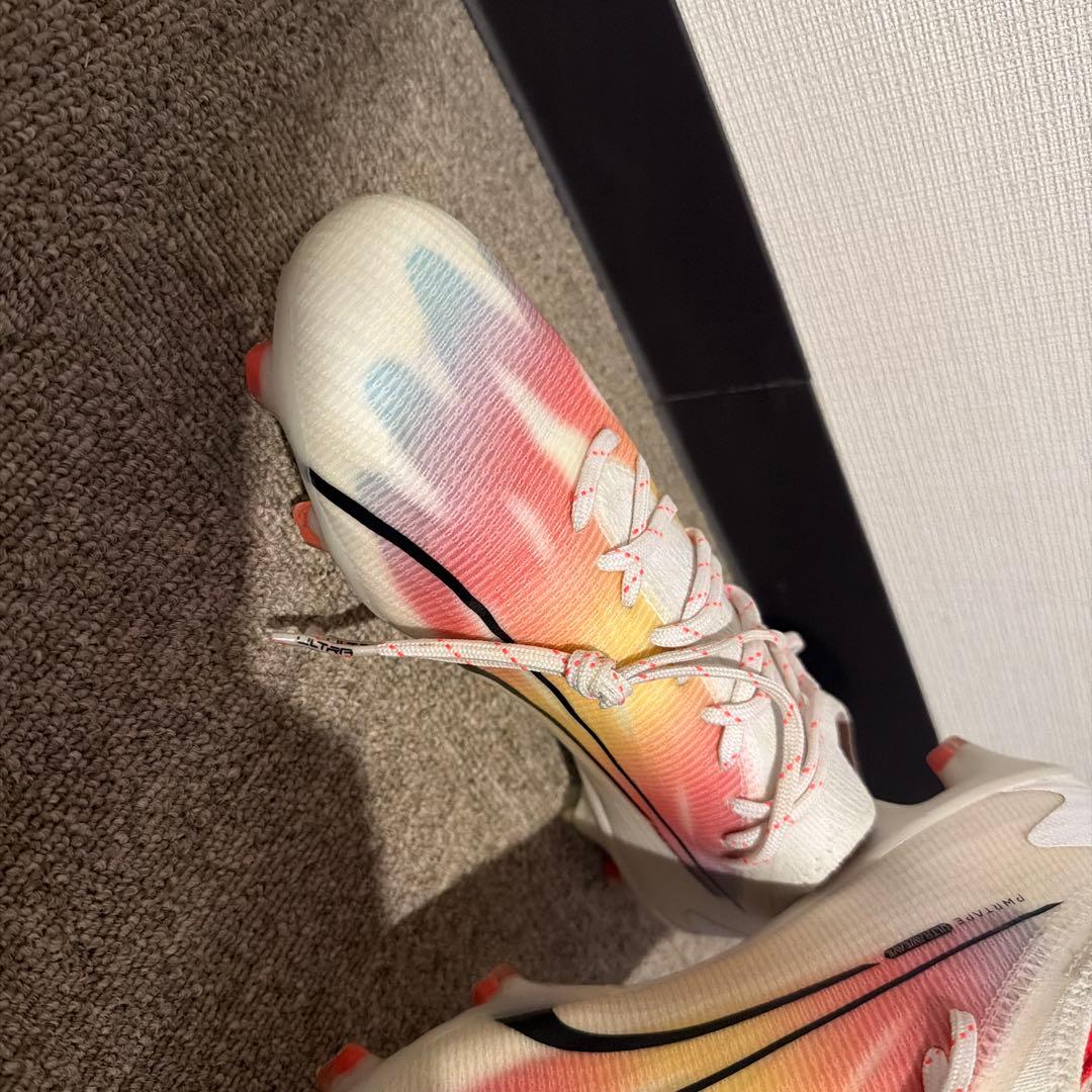 Puma ウルトラアルティメット　サッカーシューズ ホワイト/ピンク/オレンジ