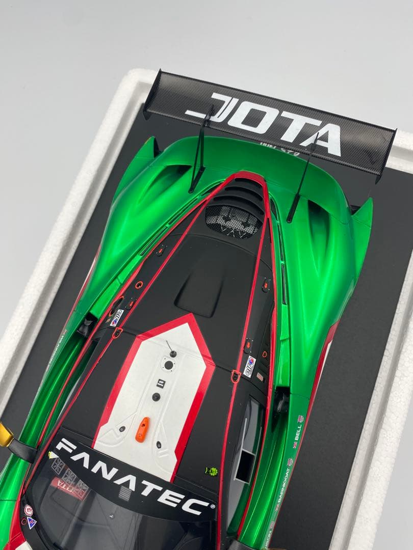 マクラーレン 720S GT3 1/18スケールミニチュアカー