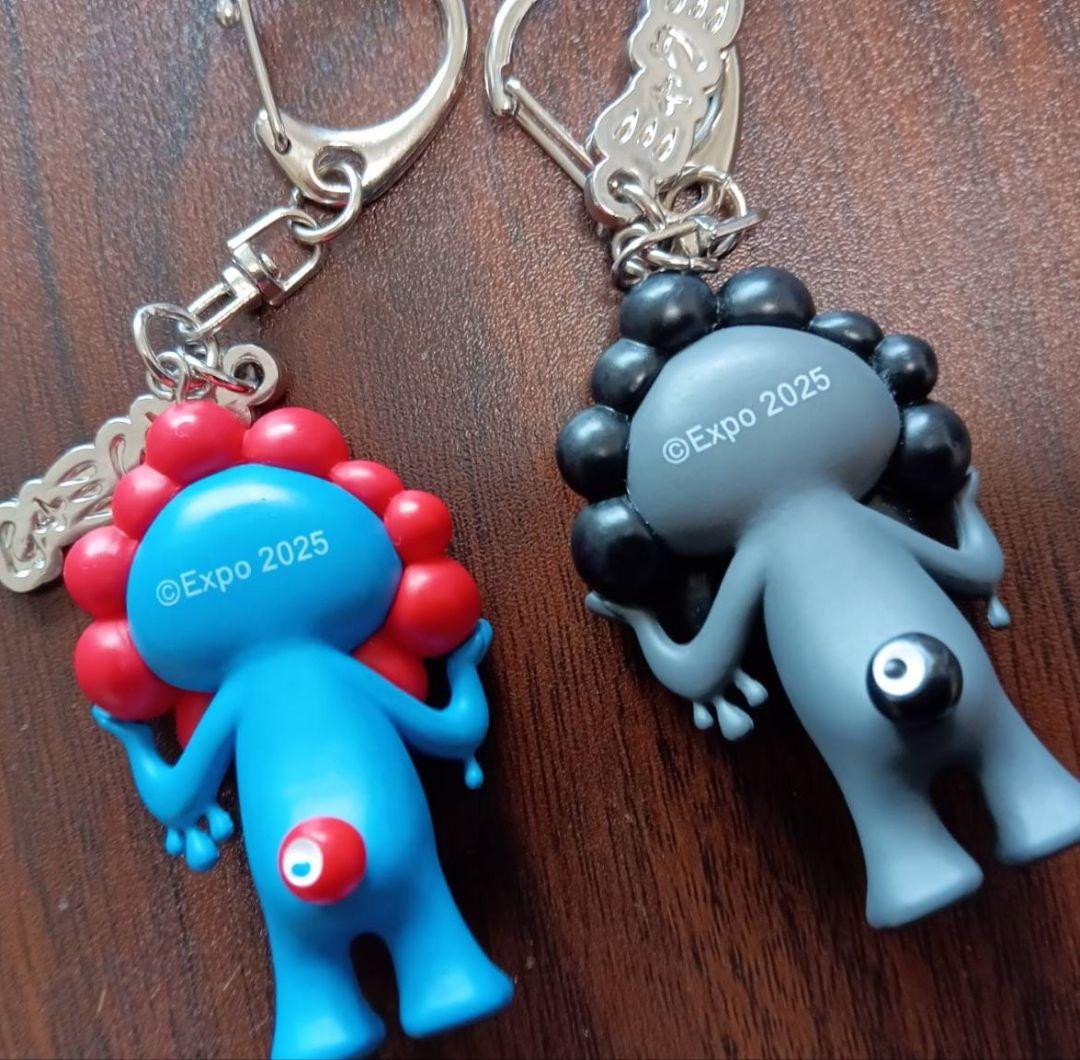 【大阪万博閉幕】EXPO2025 ミャクミャク白黒＆赤青キーホルダー 2個セット