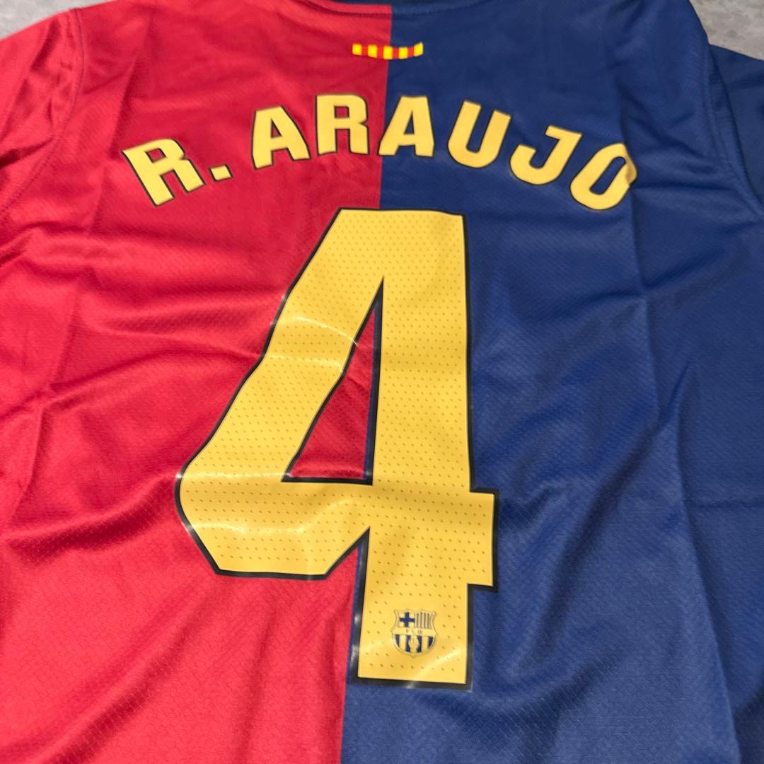 【新品】FC Barcelona R. Araujo 4 ユニフォーム　サイズL