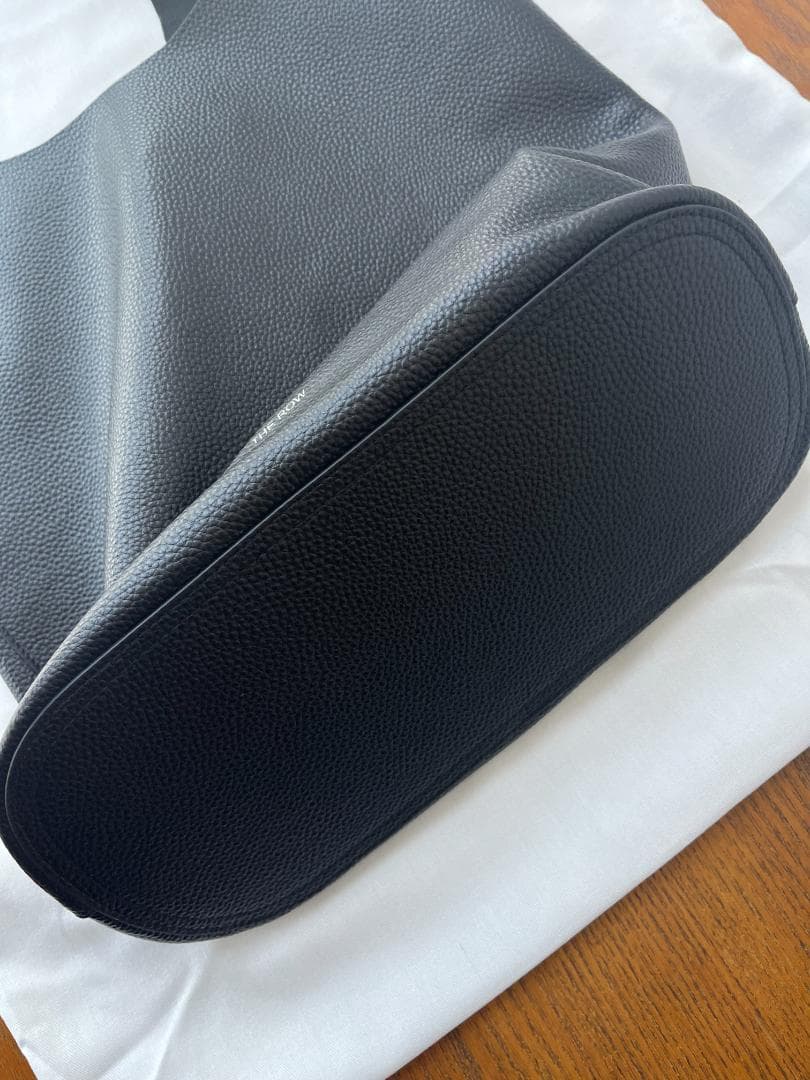 the row bindle three black ザ ロウ