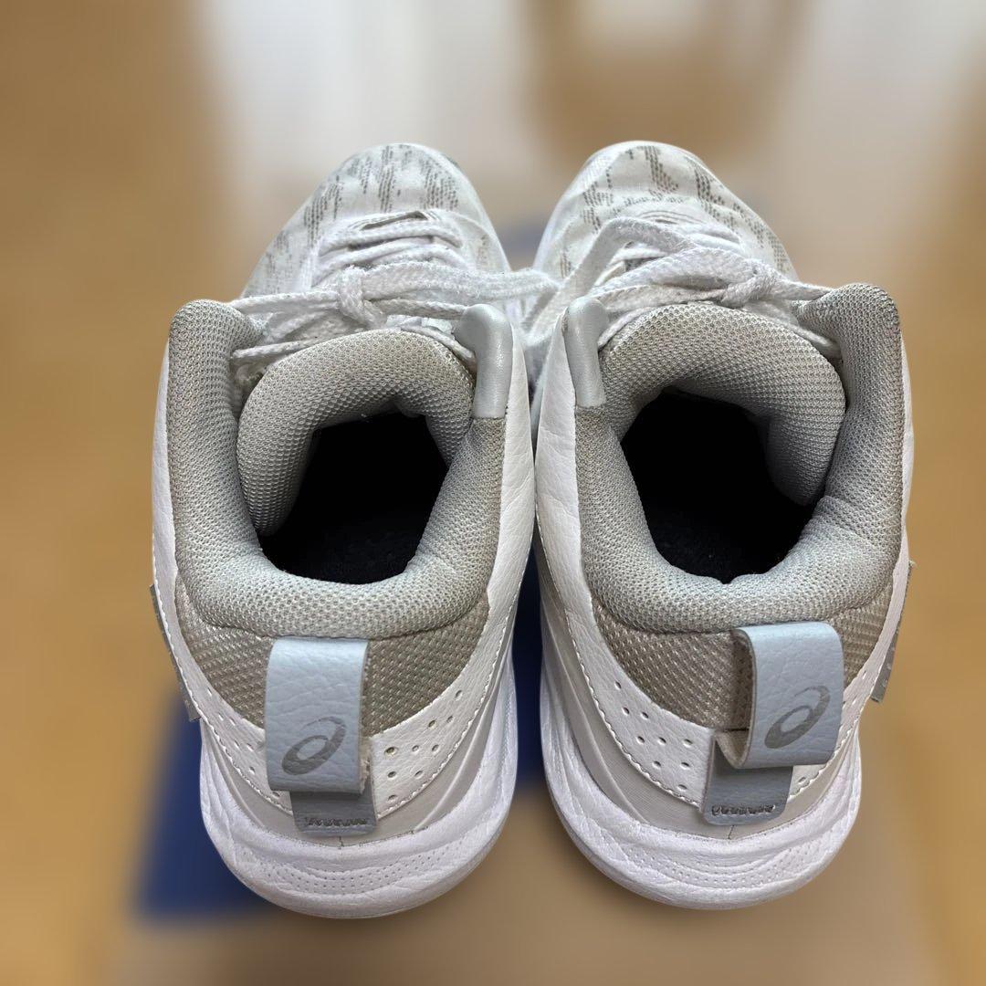 【美品】週末お値引きasics バスケットシューズ　ゲルフープV17 23.5㎝