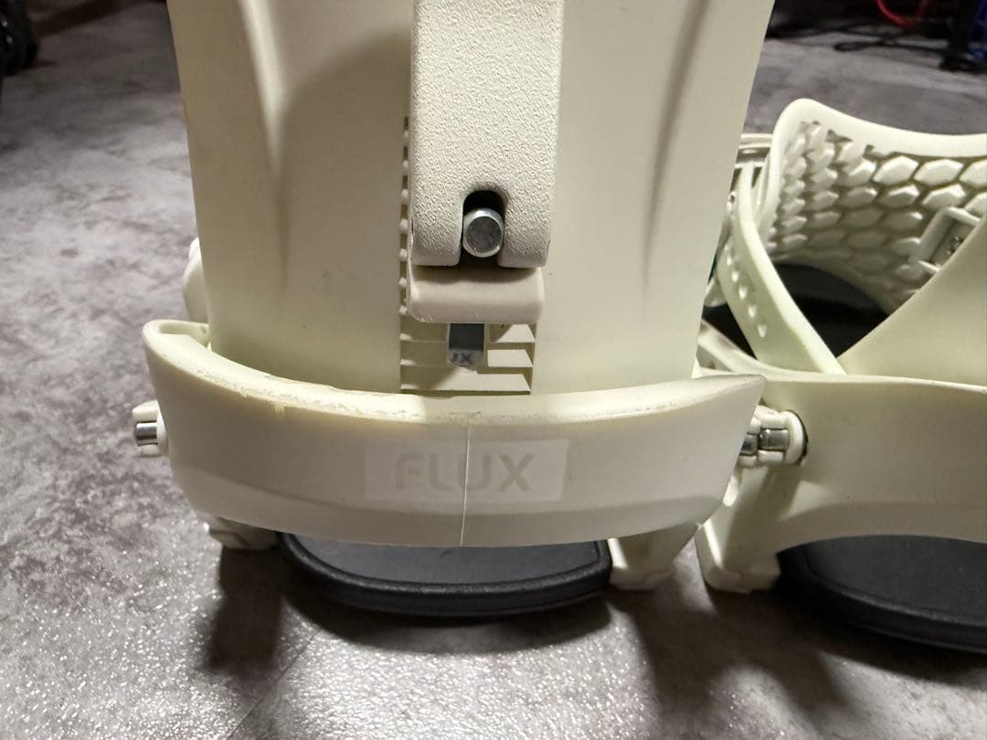 FLUX 23-24 CV Sサイズ　ホワイト