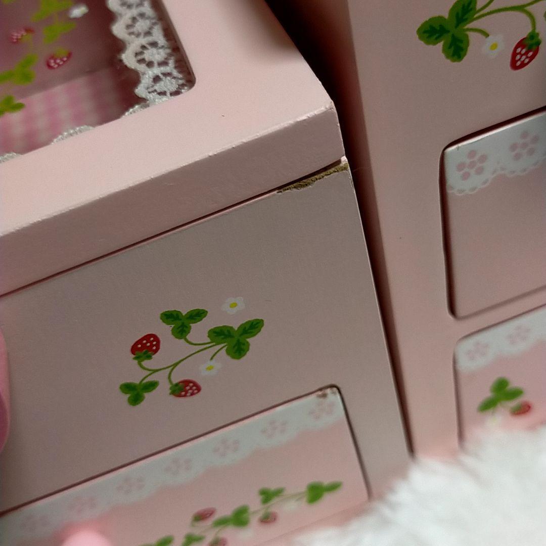 未使用品　ピンクいちごミニチュア収納ボックスミニチェスト＋苺キャニスターの３点