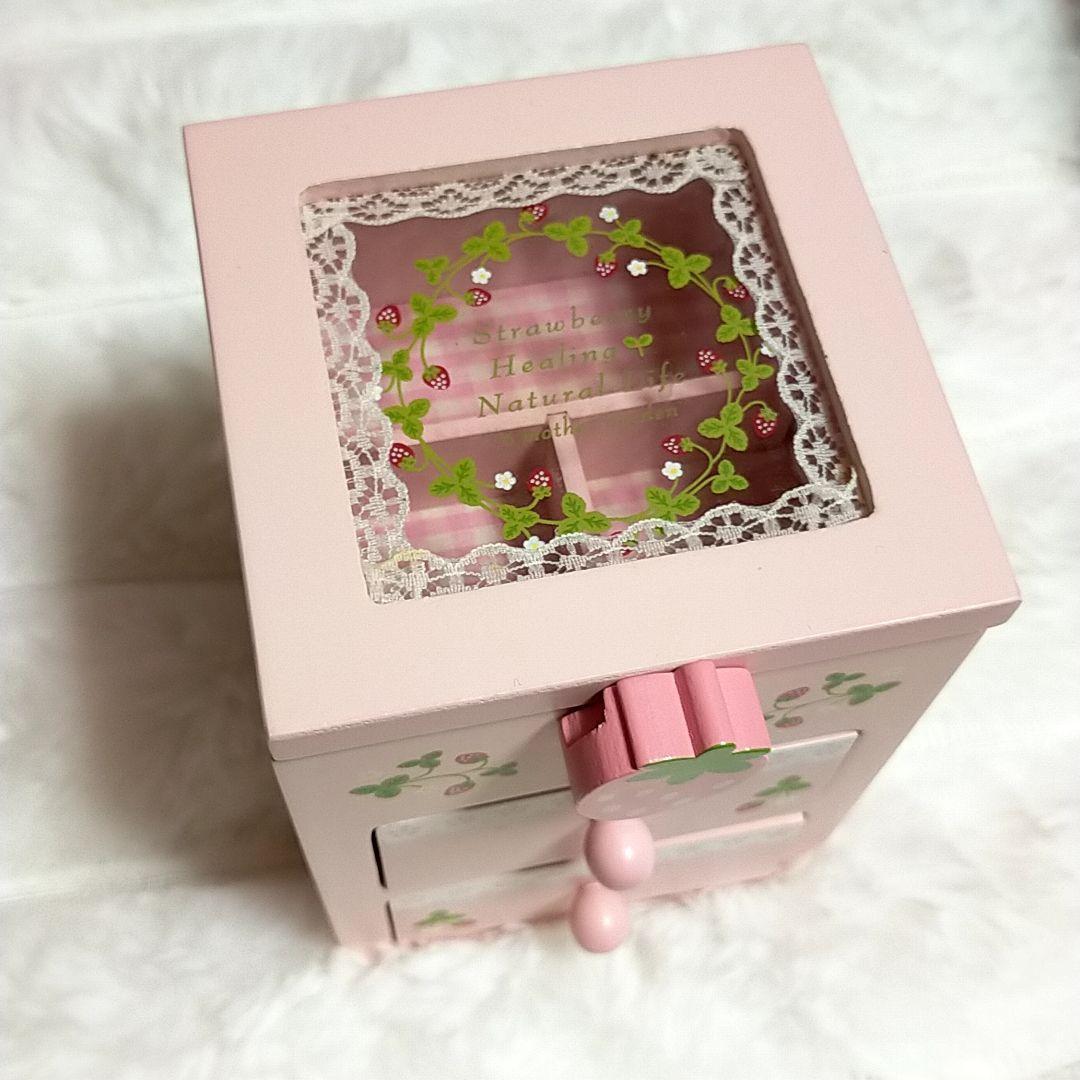未使用品　ピンクいちごミニチュア収納ボックスミニチェスト＋苺キャニスターの３点