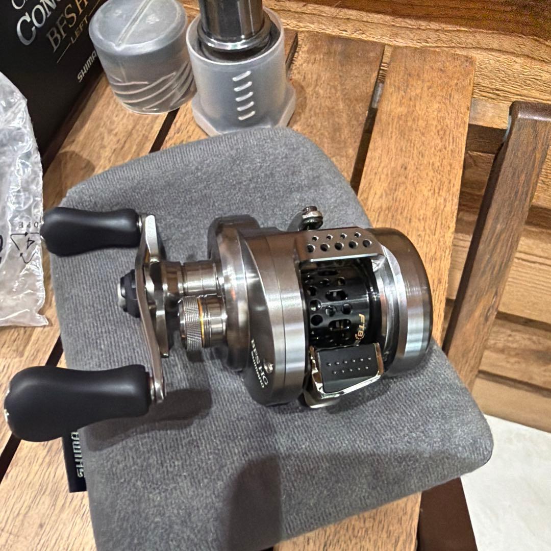 17 シマノ　カルカッタコンクエストBFS HG 使用1回のみ　極美品
