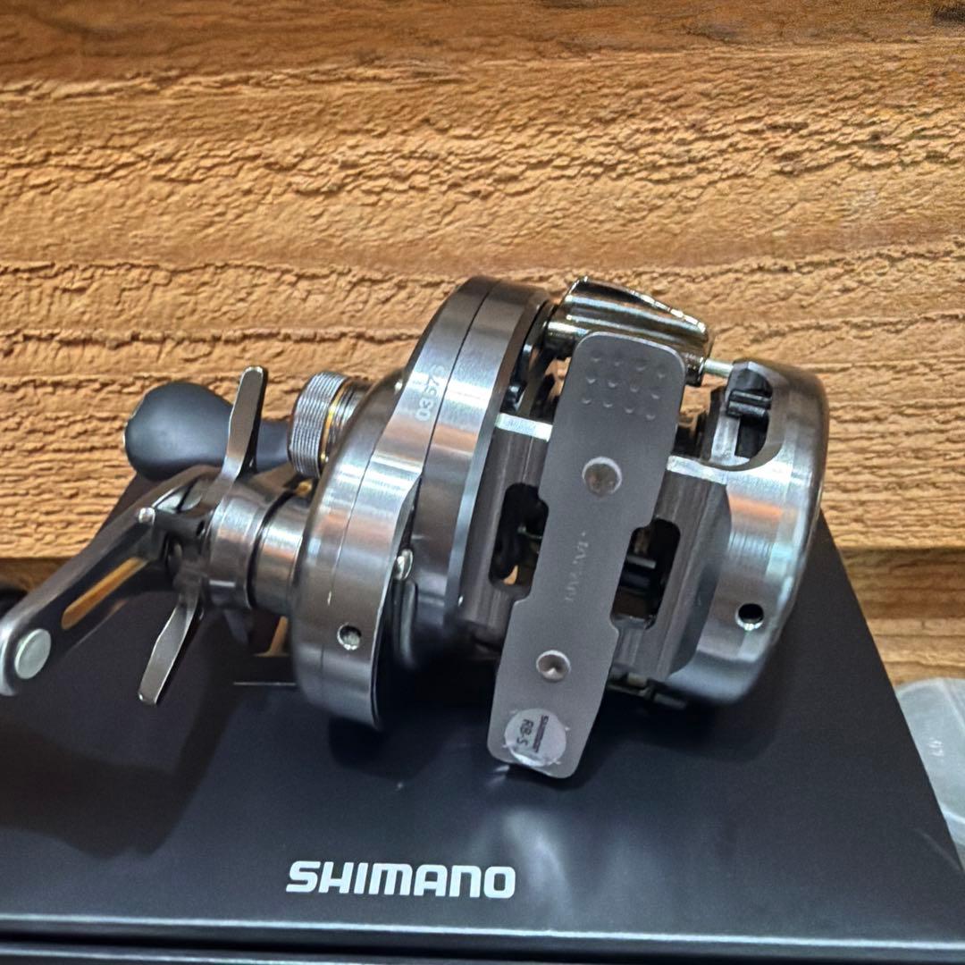 17 シマノ　カルカッタコンクエストBFS HG 使用1回のみ　極美品