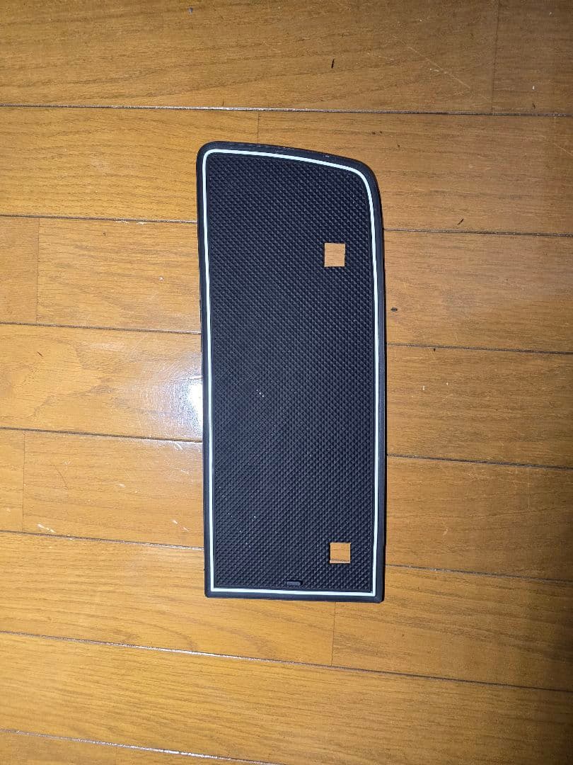 ハイエース200系　コンソールカバーホワイトステッチ+ゴムマット