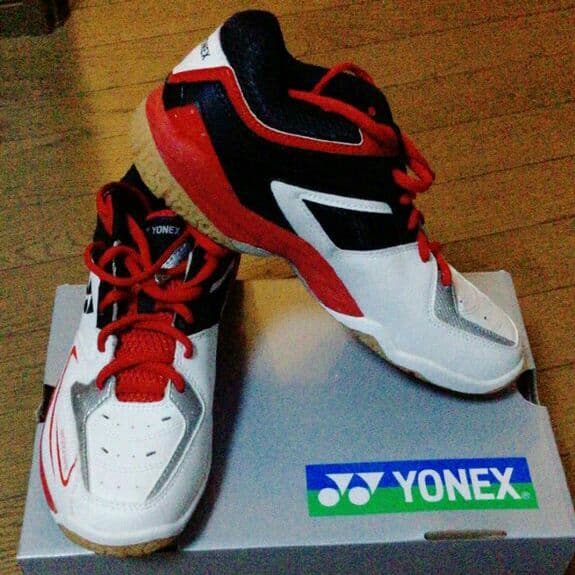 バドミントンシューズ（YONEX）