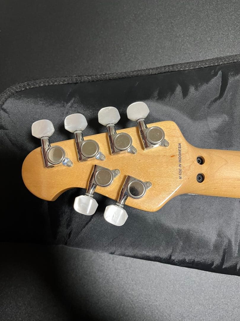 ギター Sterling by Music Man AX40 Trans Gold