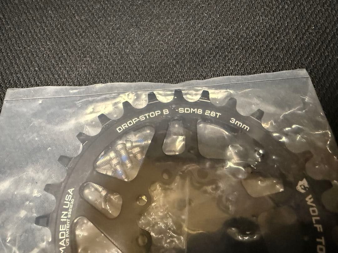 wolftooth SRAM8ボルト用 28t 3mmオフセット ナローワイド