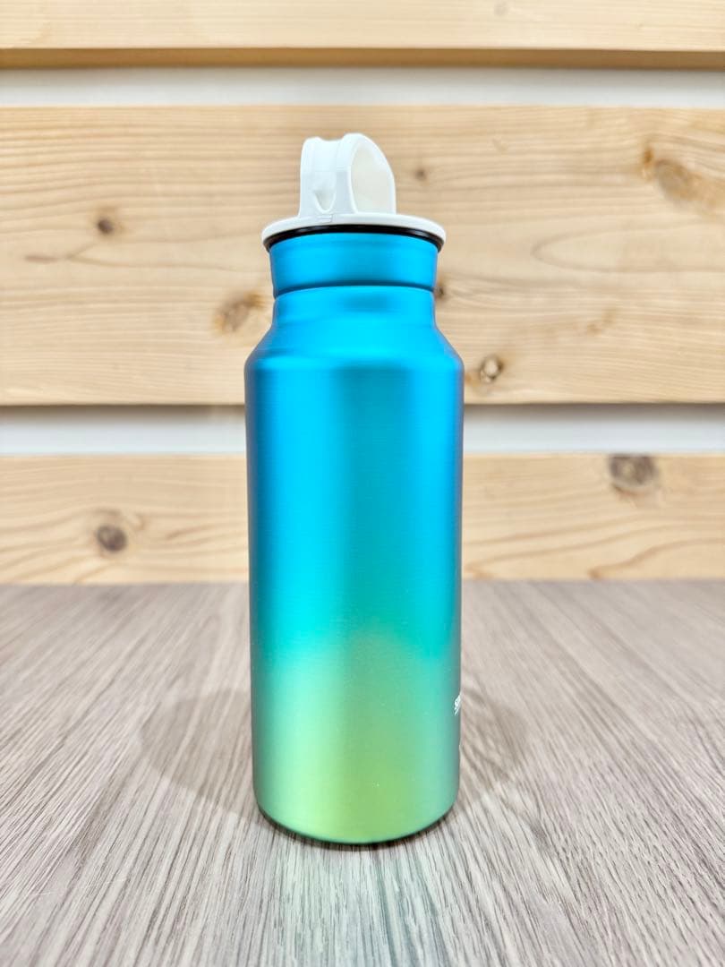 新品 未使用  peak チタン水筒 600ml オーロラボトル