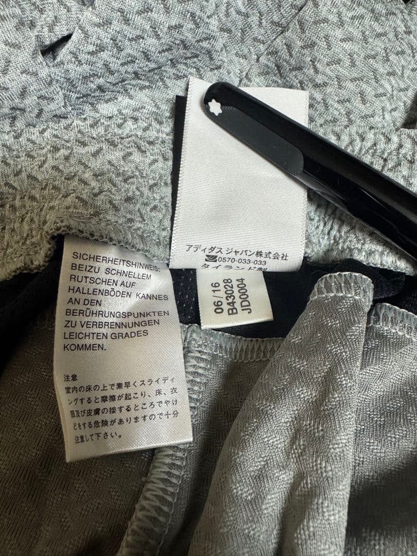 adidas フード付きジャケット パンツ セットアップ柄入グレー Oサイズ