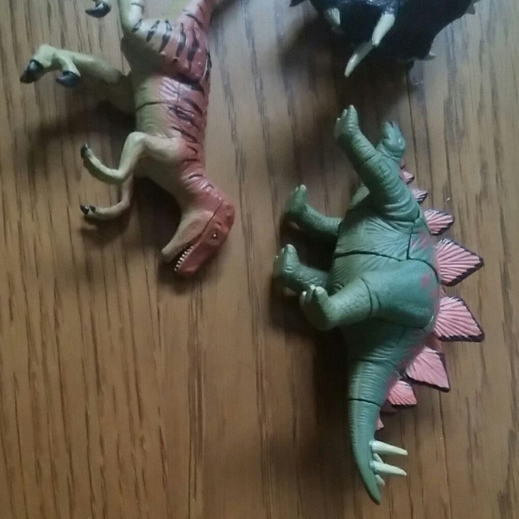 恐竜 フィギュア